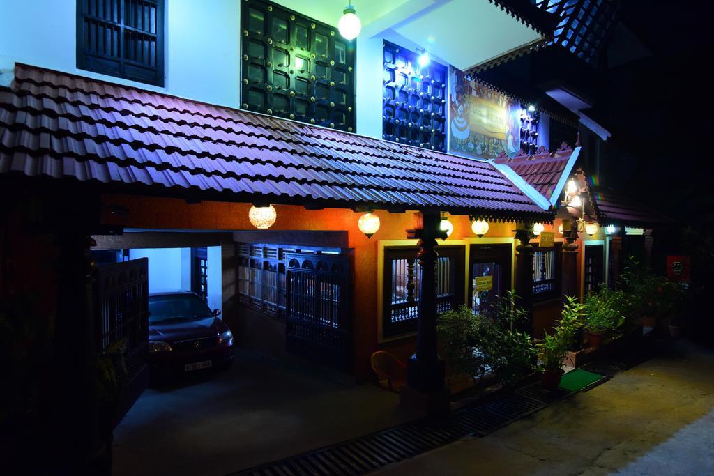 Kovalam Beach Hotel Exterior photo