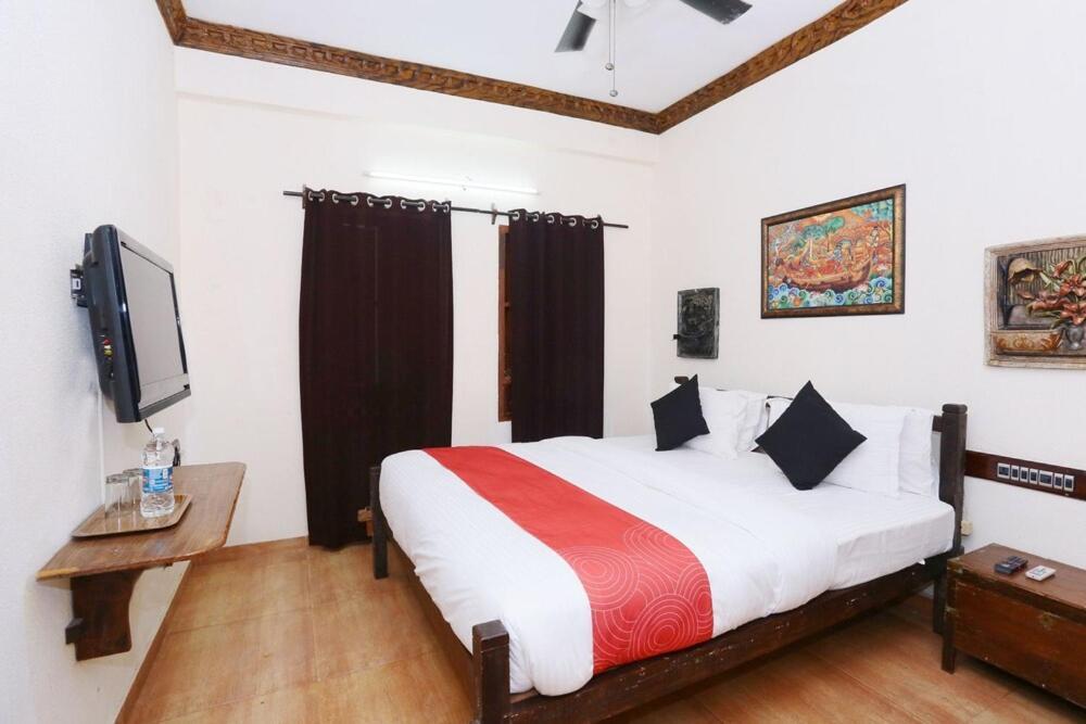 Kovalam Beach Hotel Exterior photo