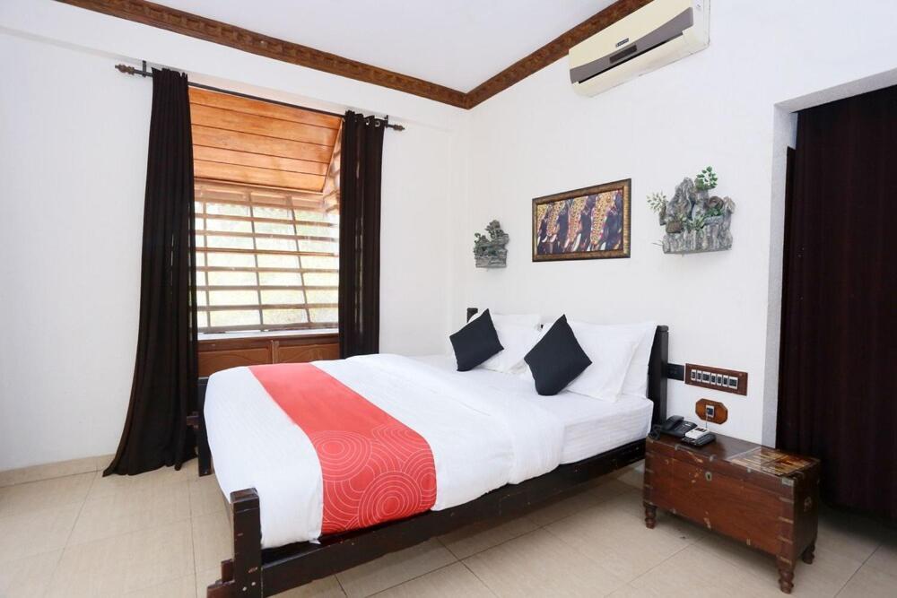 Kovalam Beach Hotel Exterior photo