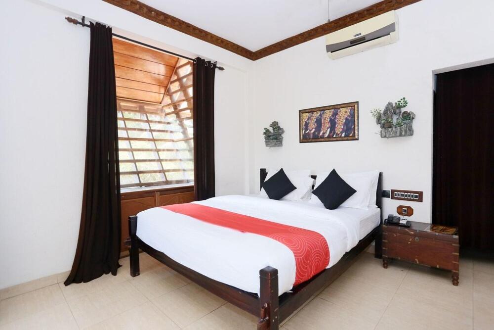 Kovalam Beach Hotel Exterior photo