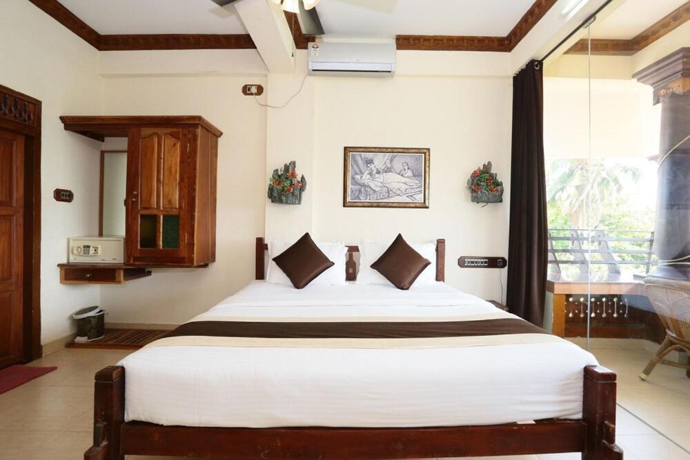 Kovalam Beach Hotel Exterior photo