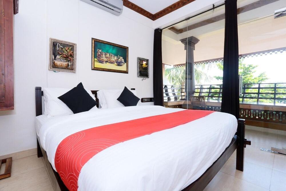 Kovalam Beach Hotel Exterior photo